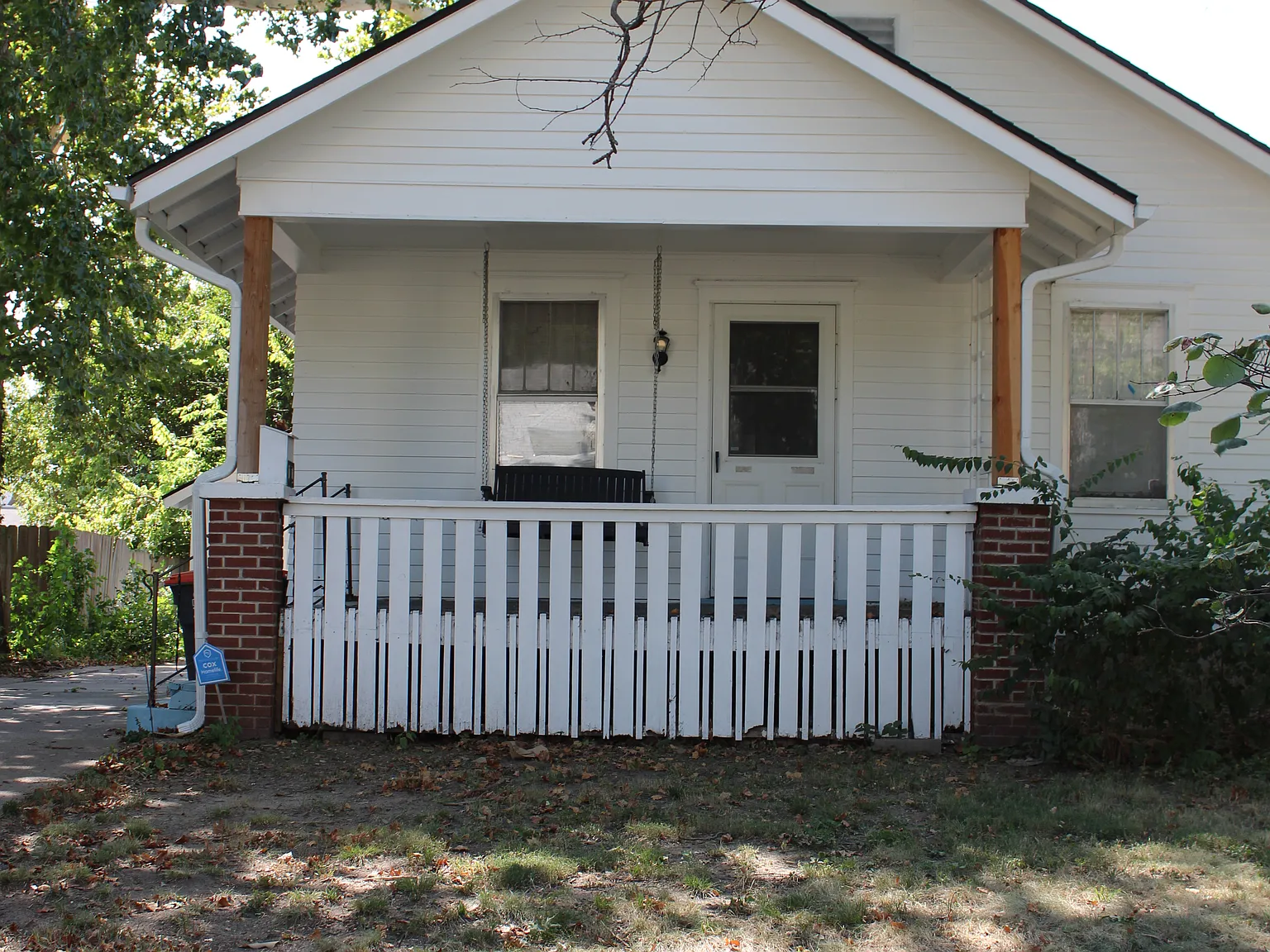 4 bed, $1,900 — Photo 1