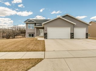1817 Plains Bnd SE, Mandan, ND 58554