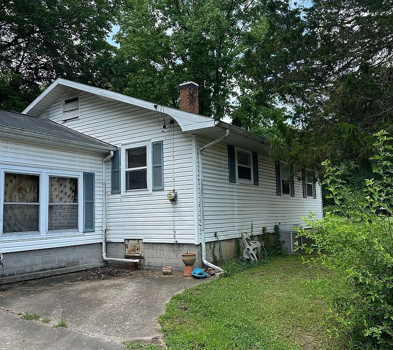 2nd image of 521 N Springer St