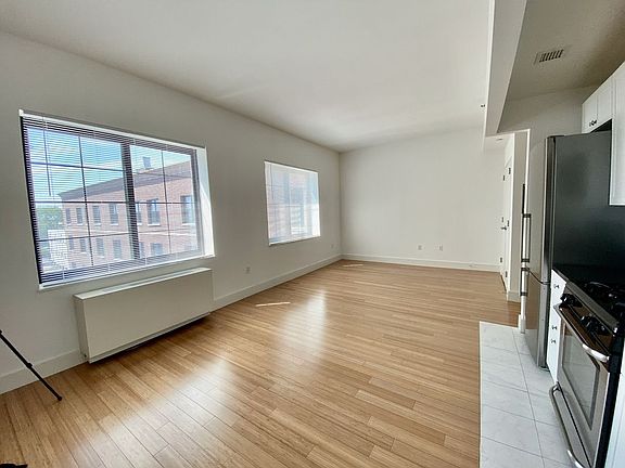 3rd image of 414 Hicks St APT 210