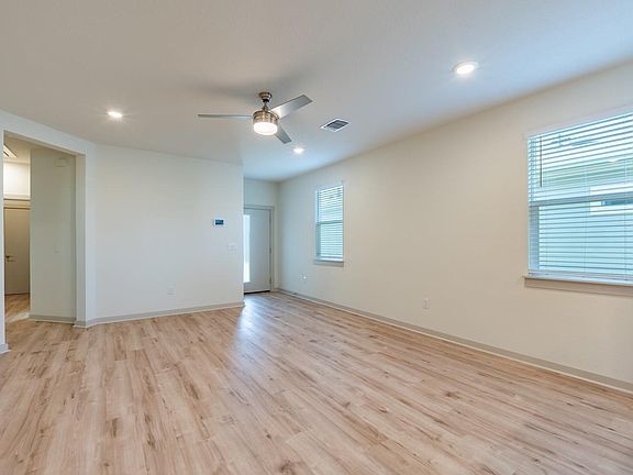 4th image of 10801 Meris Ln
