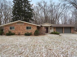 1525 Stockport Dr, Rochester Hills, MI 48309