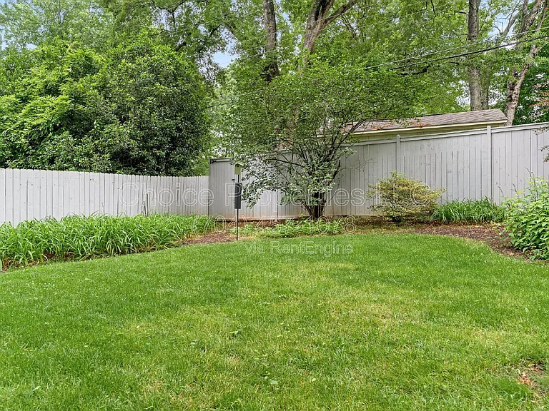 421 Blairmore Dr — Photo 28