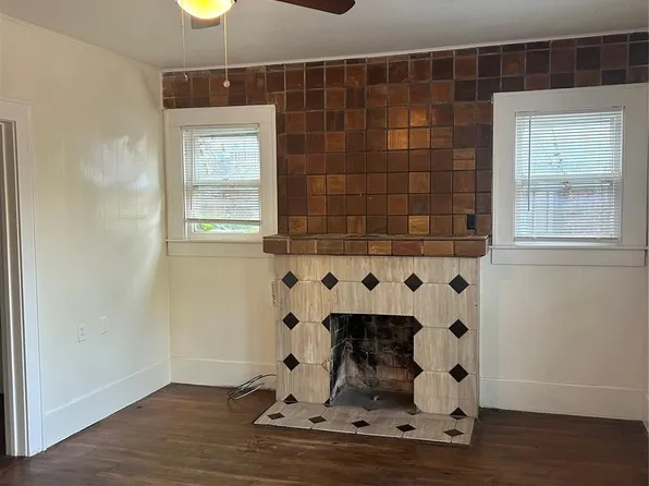 1138 Pioneer Dr, Dallas, TX 75224