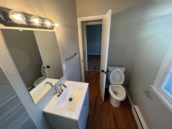 4th image of 119 S 1st St APT 4