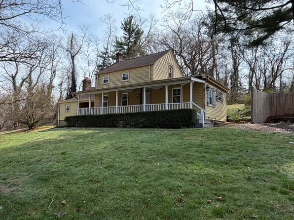 327 W Neck Rd, Huntington, NY 11743