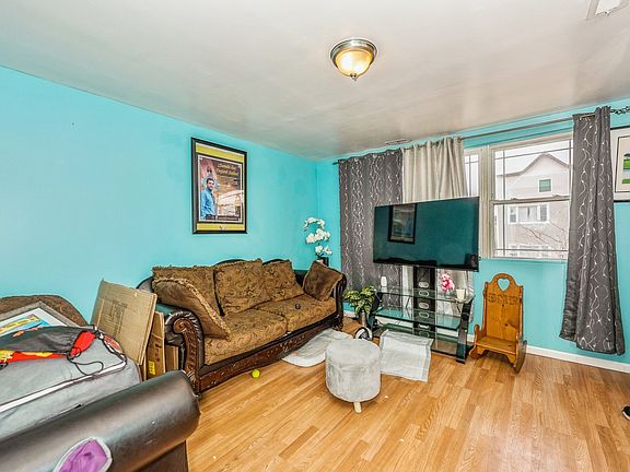 Livingroom in 2nd unit