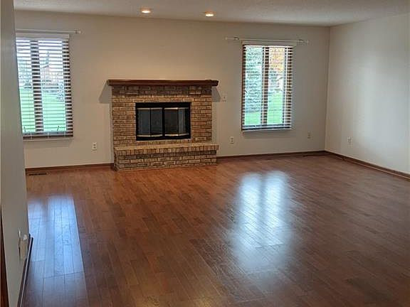 4th image of 1923 Cobblestone Dr #4