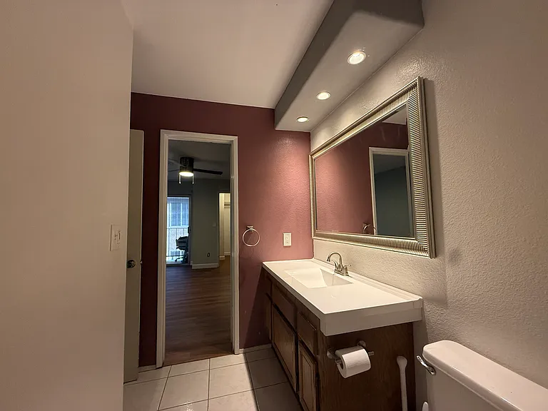 4240 Menlo Ave #12 — Photo 17