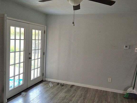 4th image of 631 Cove Hollow Dr