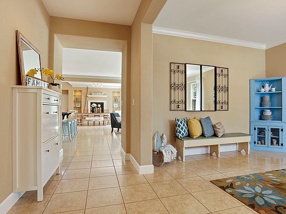 5th image of 691 W Tramonto Dr