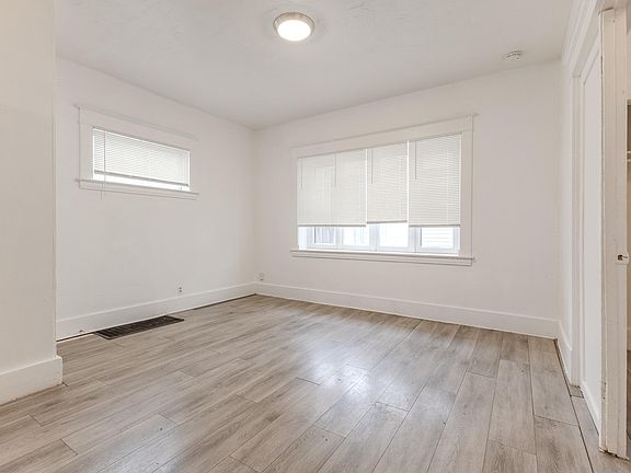 5th image of 457 Howard St SE