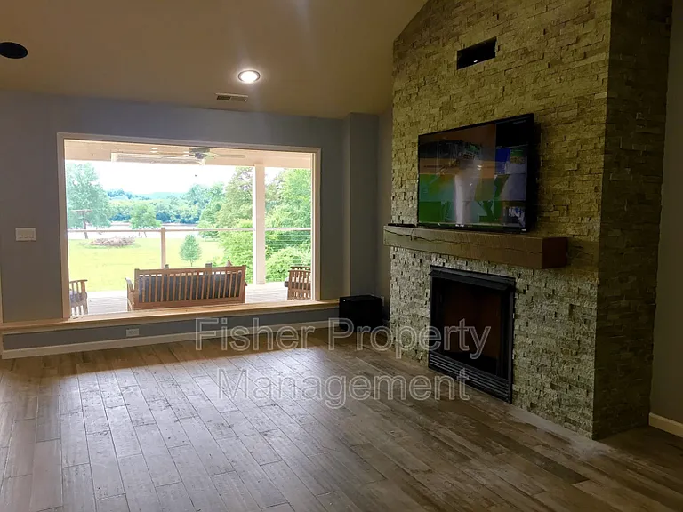1500 Rustling Cedar Ln — Photo 6