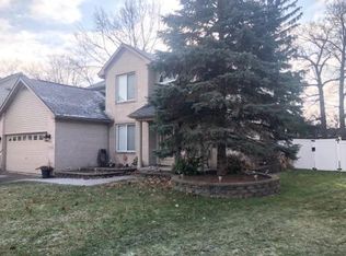 32331 Lespedeza Ave, Garden City, MI