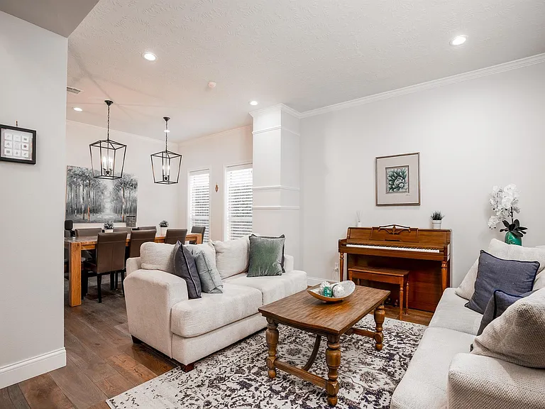 8915 Wallington Dr — Photo 5