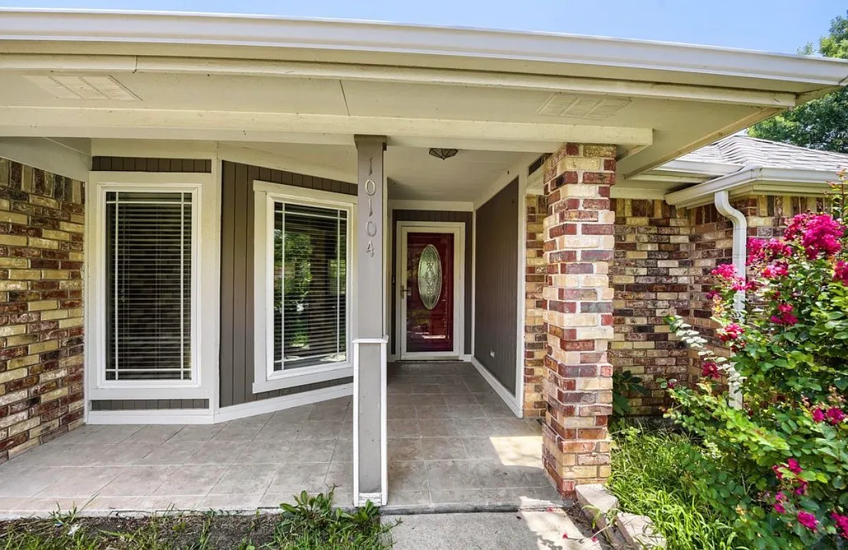 3 bed, 1738 sqft, $2,225 — Photo 1