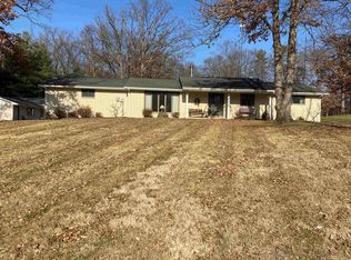15369 Monastery Rd, Peosta, IA 52068