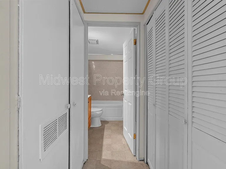 800 Bobbins Ln — Photo 13