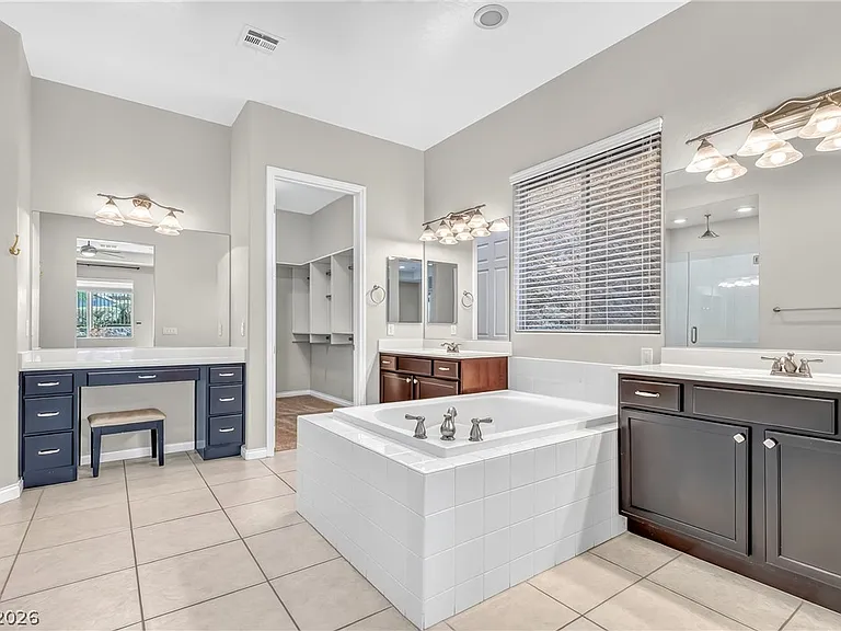 2852 Josephine Dr — Photo 16