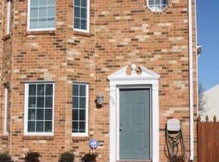 706 Sutherland Dr, Chesapeake, VA 23320