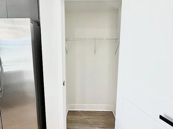 5th image of 2507 E Schiller St #B21