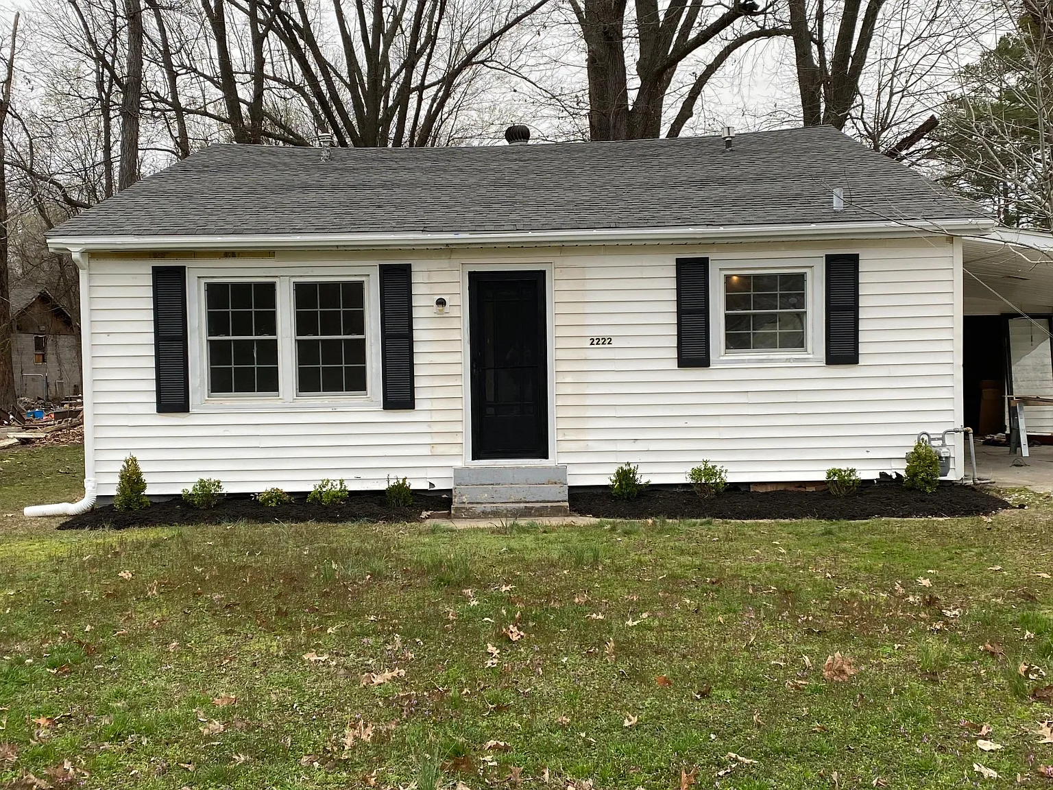 2222 W Hovekamp Rd — Photo 2
