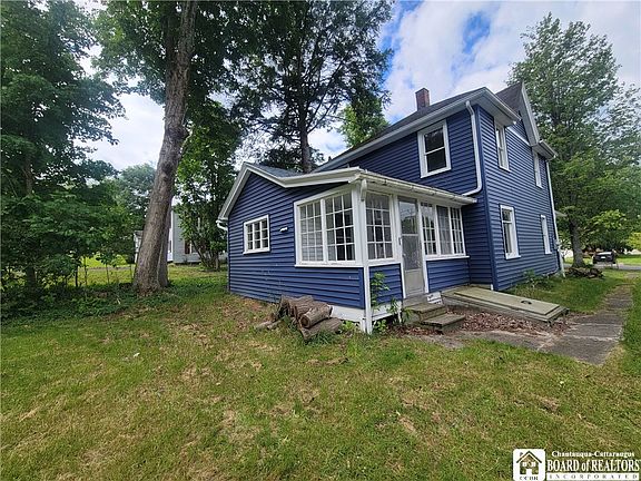 3rd image of 153 Lakeview Ave