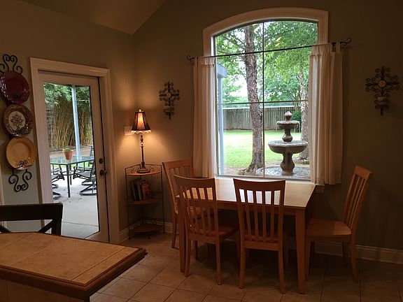 5th image of 116 Nicole Dr