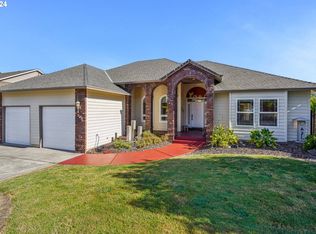 267 SW 37th Ter, Gresham, OR 97080