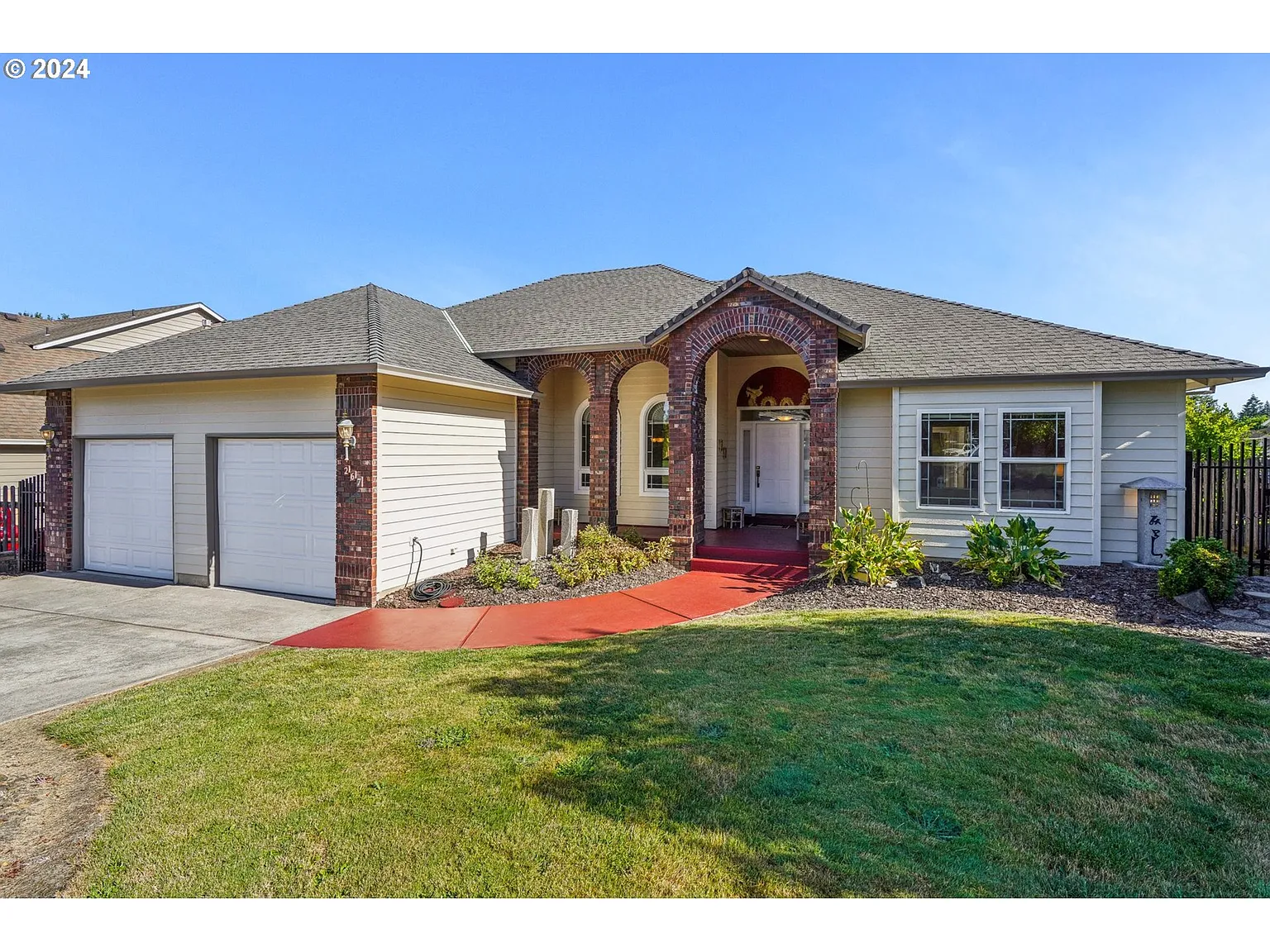 267 SW 37th Ter photo 1