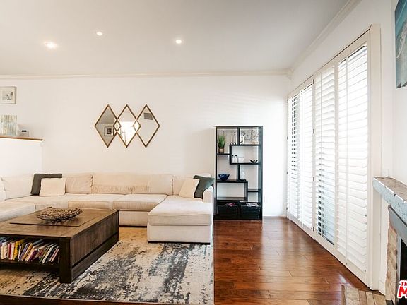 5th image of 11652 Iowa Ave #1