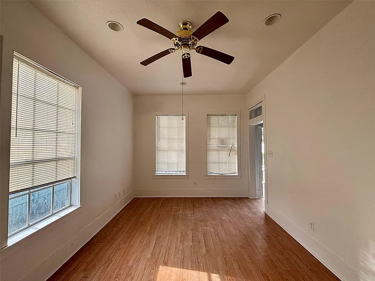 3410 Sealy St — Photo 21