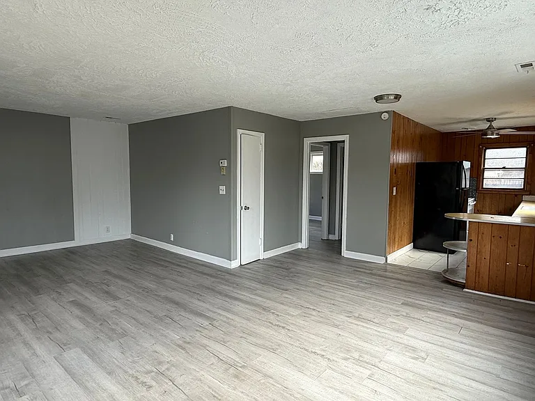 221 Taylor St — Photo 10