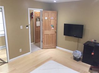 44 Commander Ave, Hempstead, NY 11550