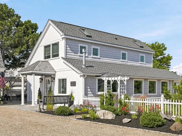 17 Barker St, Newburyport, MA 01950