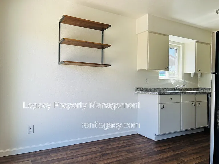 9012 Alderson Ave — Photo 6