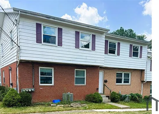 3 bed, 1100 sqft, $1,295 — Photo 1