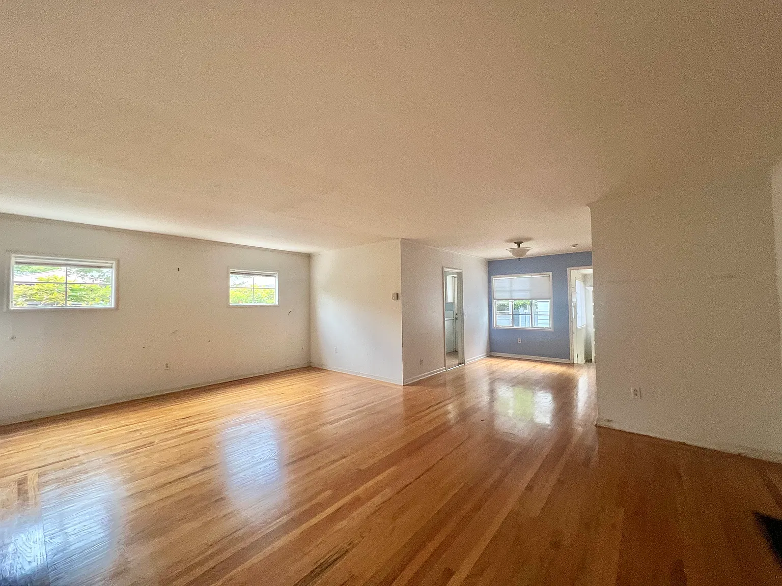 4 bed, 1876 sqft, $5,500 — Photo 2