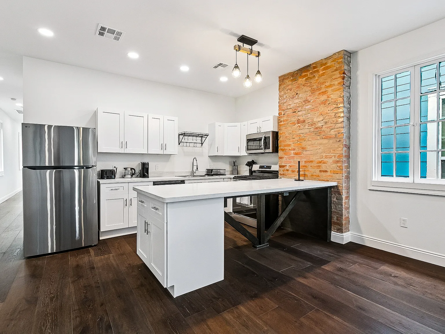 1 bed, 2.5 bath, 2592 sqft, $900 — Photo 3