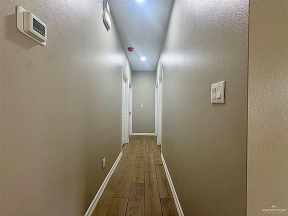4th image of 913 W 13th St #2
