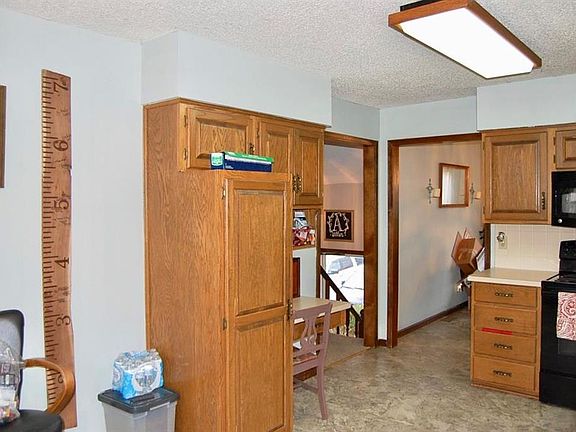 5th image of 327 Oakhill Dr