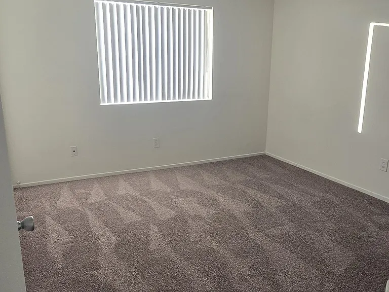 Franklin Luxury Apartments — Photo 17