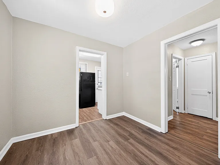 2848 Blan St — Photo 11