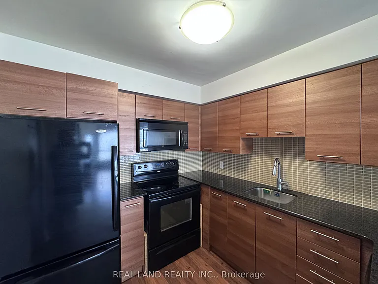 125 Village Green Sq #2909 — Photo 2