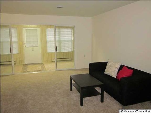 4th image of 77 Cambridge Circle #C