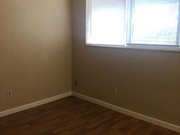 4th image of 1611 Cottonwood Dr #7