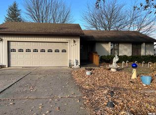 148 Harmony Ln, Macomb, IL 61455