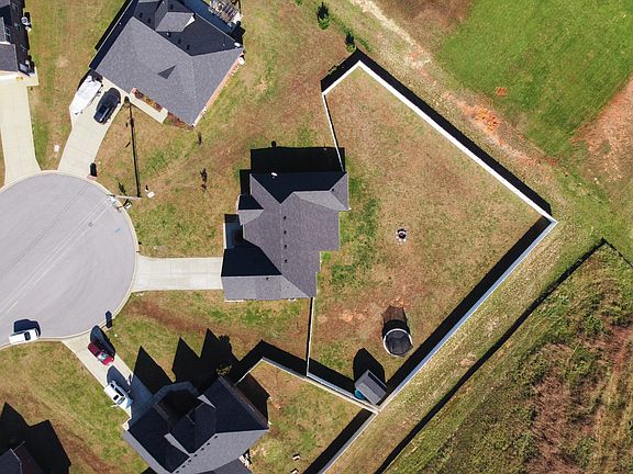 4th image of 2914 Daytona Ct