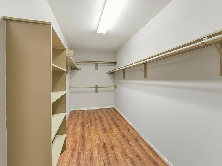 2414 Falcon Knoll Ln — Photo 33