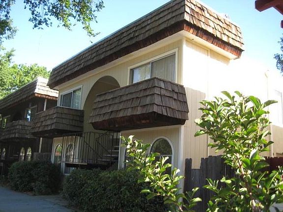 4 Unit Building